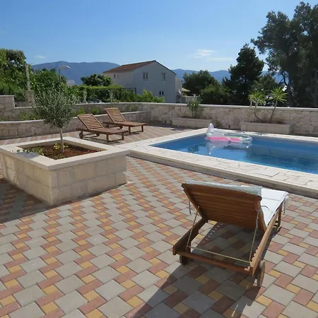 House Sandra بيت للعطل لومباردا