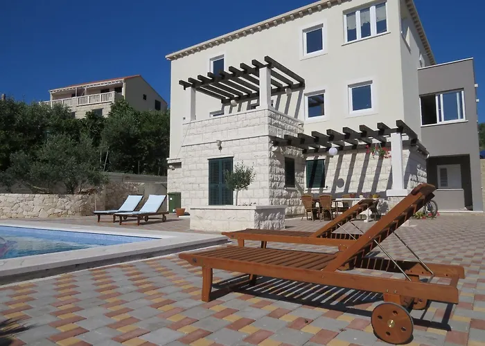 House Sandra لومباردا