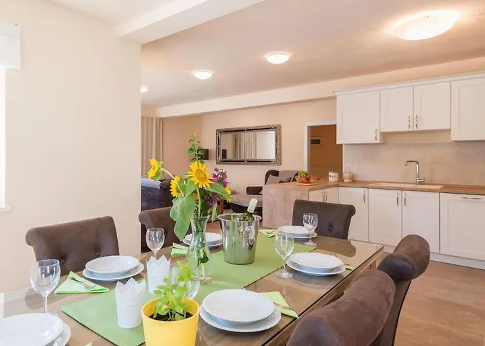 House Sandra لومباردا