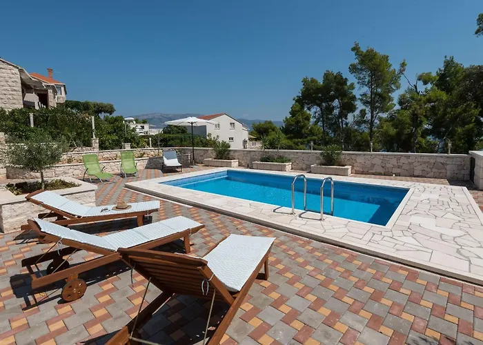 House Sandra بيت للعطل لومباردا