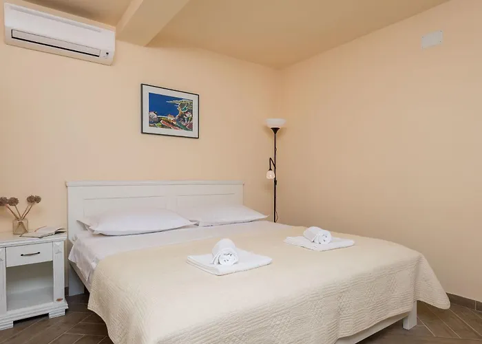 House Sandra بيت للعطل لومباردا