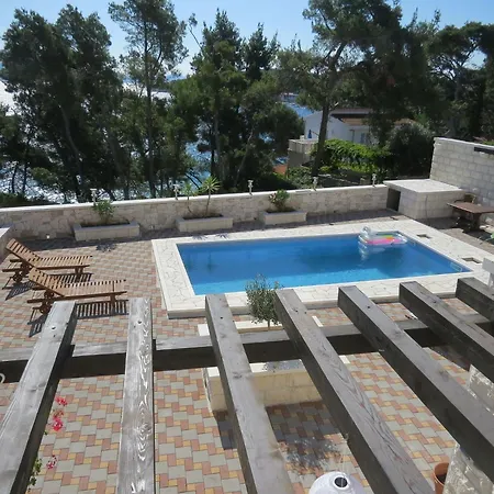 House Sandra Semesterbostad